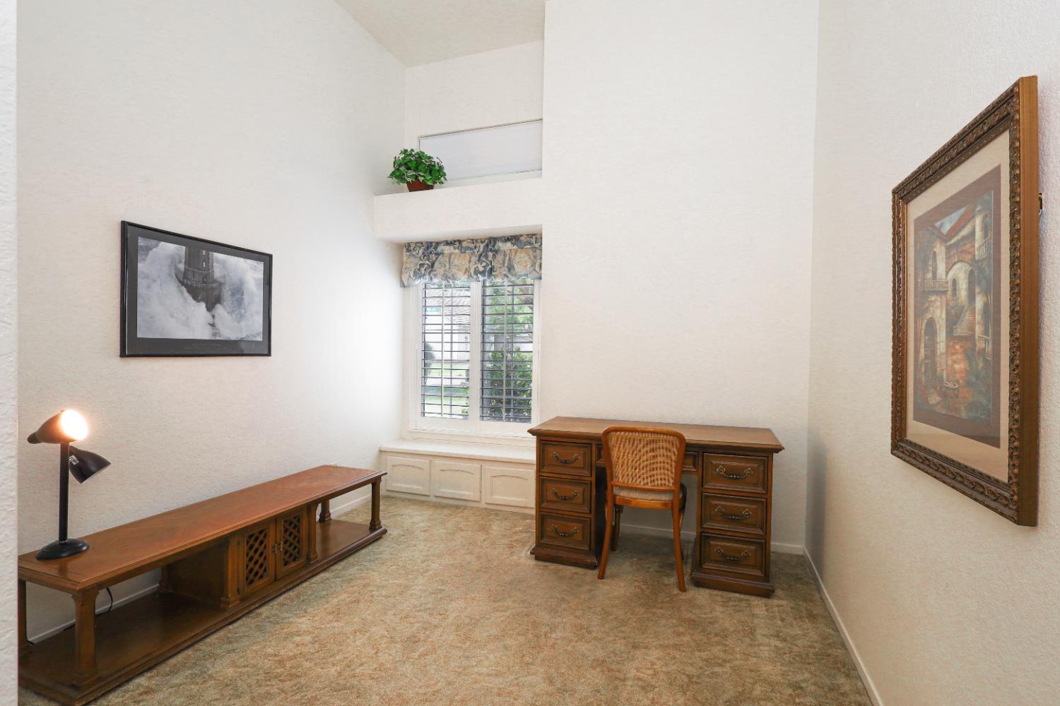 9254 N Whitney Ave, Fresno, CA 93720