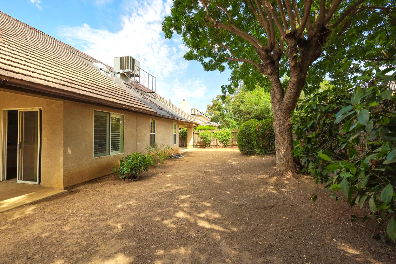 9254 N Whitney Ave, Fresno, CA 93720